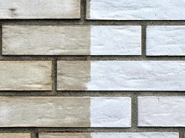 Klinkerfassaden So sauber wird eine Klimkerfassade nach Einsatz von SC SystemCare GmbH. Professionelle Fassadenreinigung